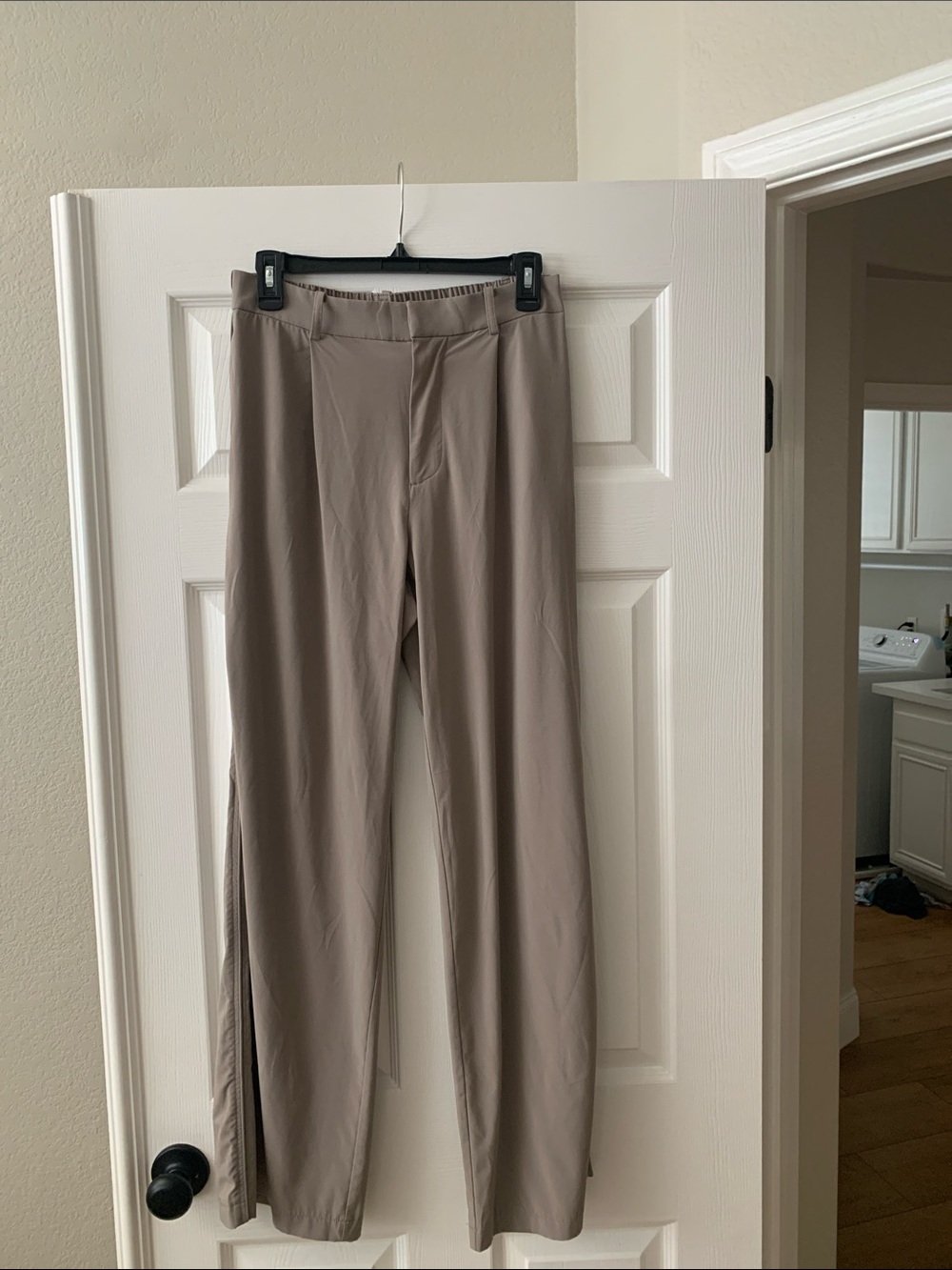 Vuori Villa Trouser in Walnut - Picture 5 of 9